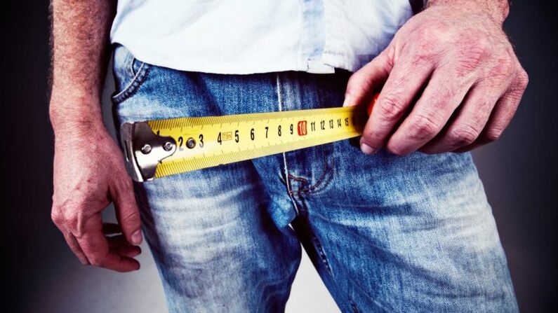 Muž může zvětšit velikost svého penisu různými metodami